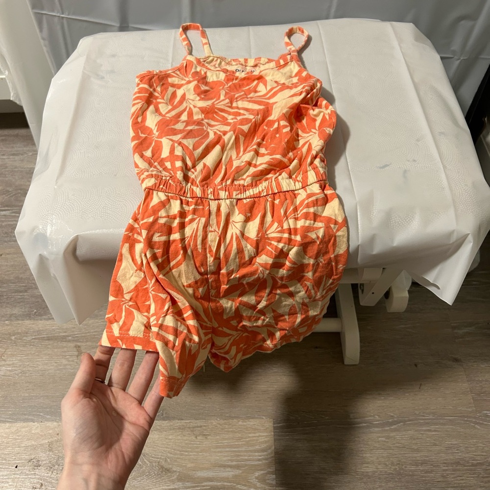 Peach old navy tank top small